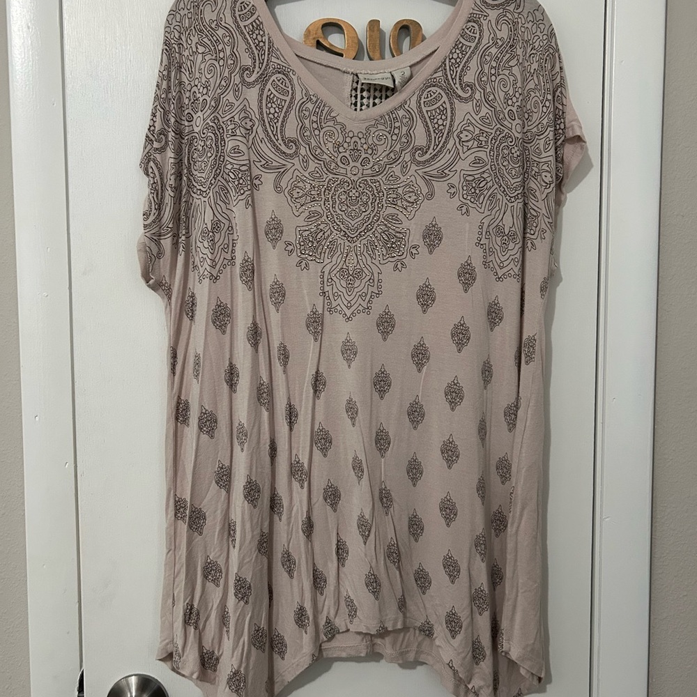 Chico's Cream and Brown Patterned Short Sleeve Top